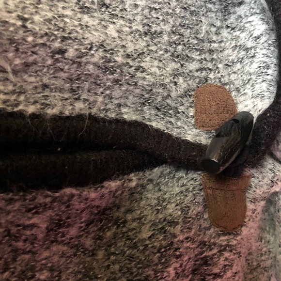 Carter’s Sweater - Picture 4 of 4